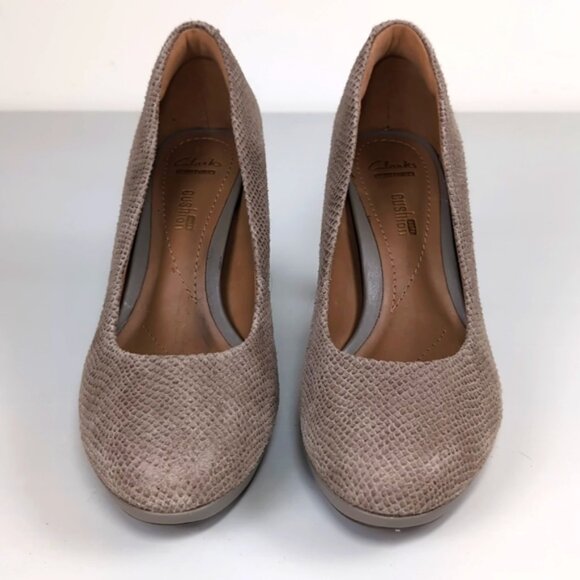 Clarks Delsie Bliss Heels Brown Nubuck Almond Toe Cone Heel Cushioned Wide Shoes - Picture 2 of 12